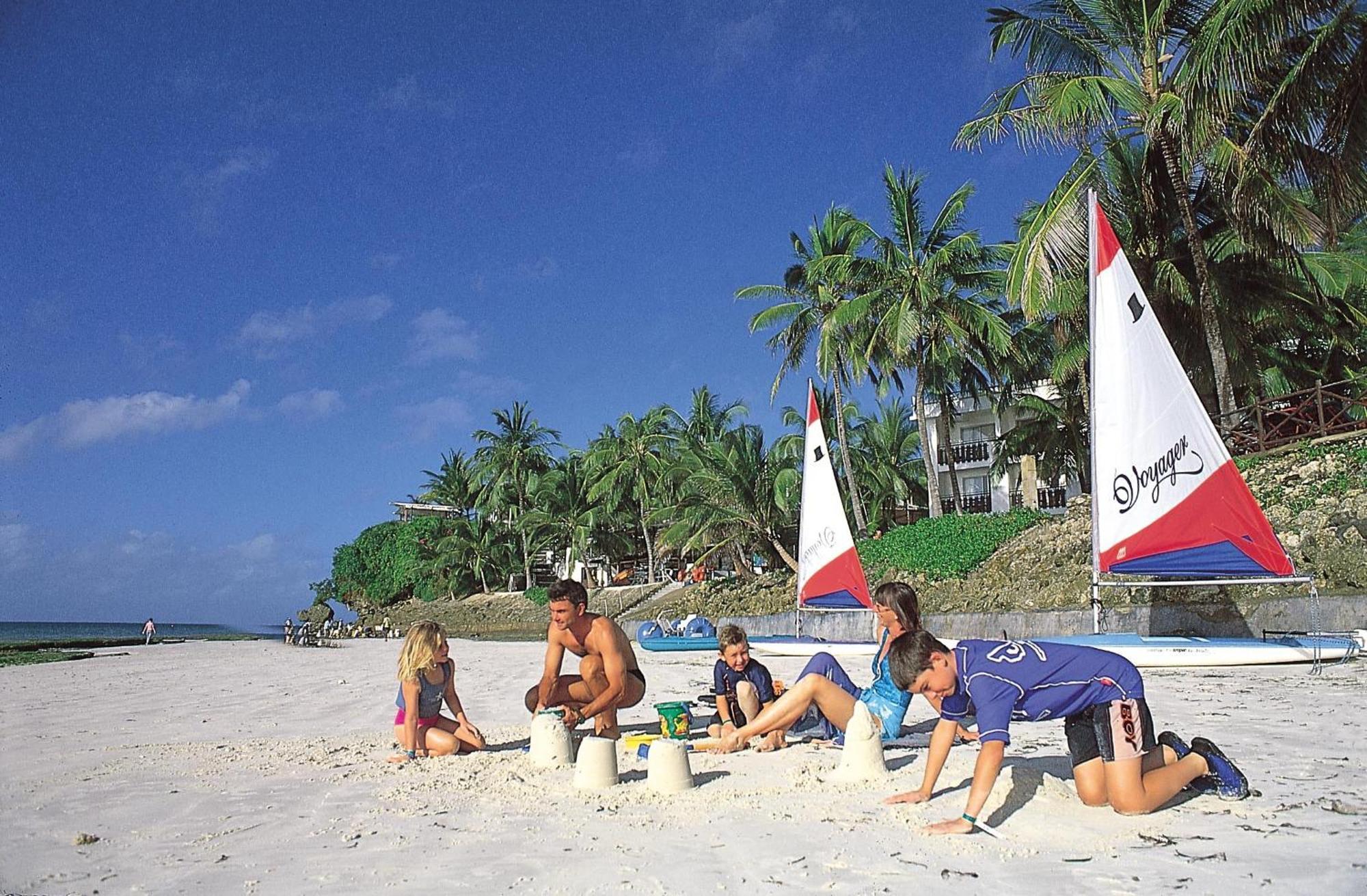 Voyager Beach Resort Mombasa Eksteriør billede