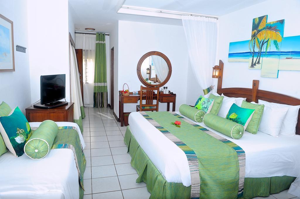 Voyager Beach Resort Mombasa Eksteriør billede